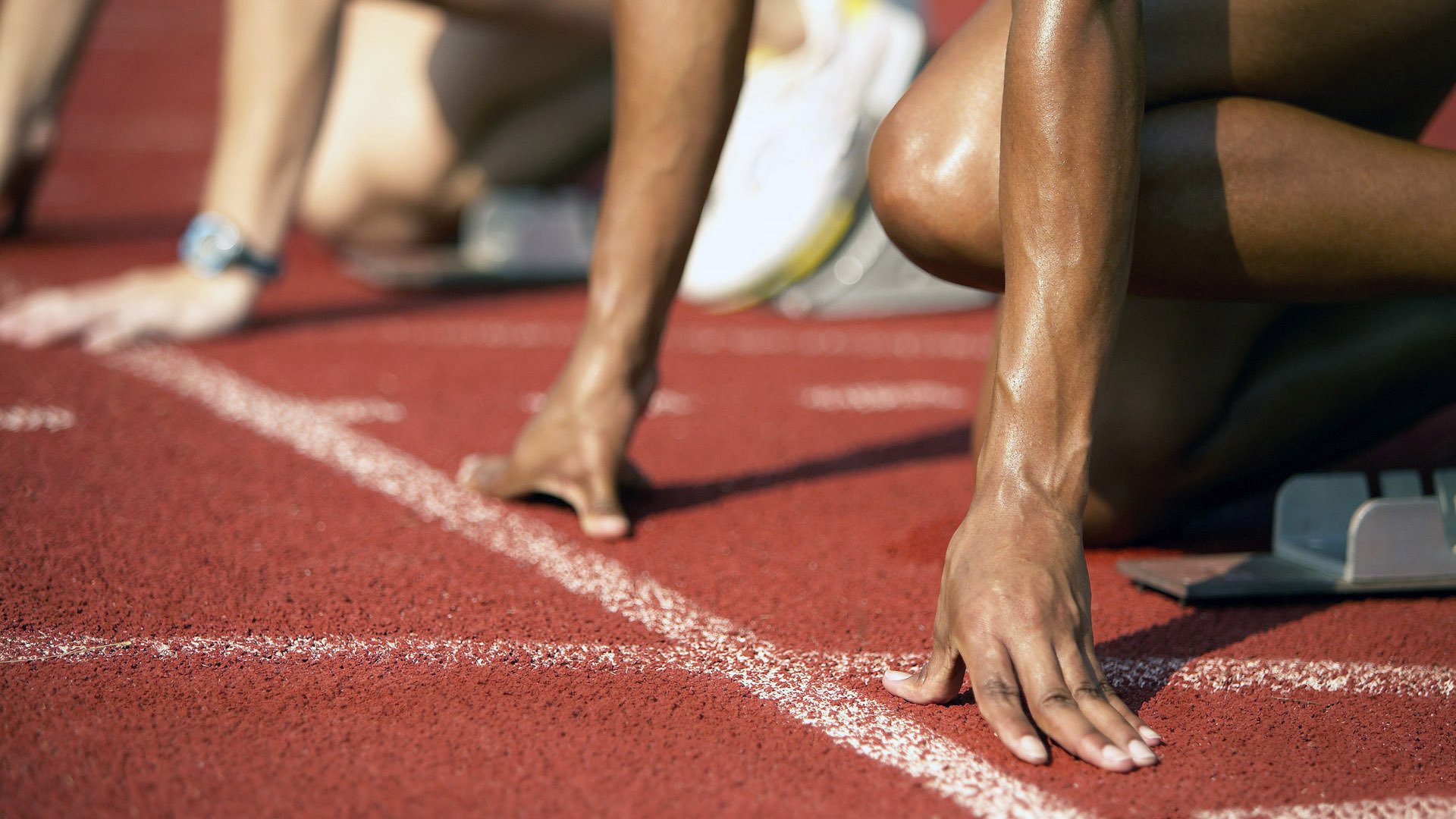 冲浪比赛掀起海浪，感受海上狂欢盛宴，冲浪比赛比什么